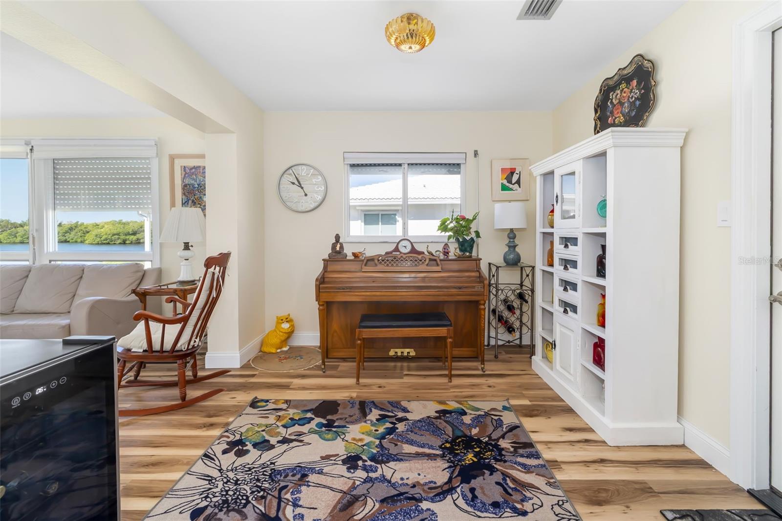 Image 25 of 76 For 3910 Joyce Drive