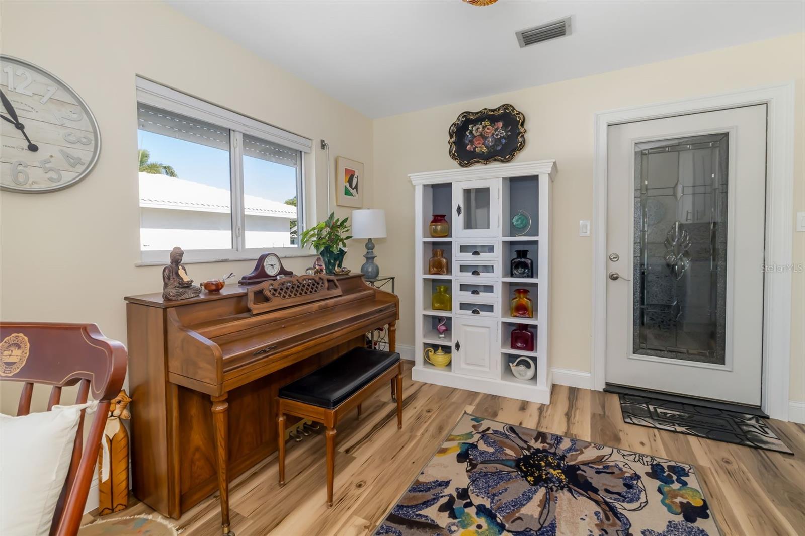 Image 26 of 76 For 3910 Joyce Drive