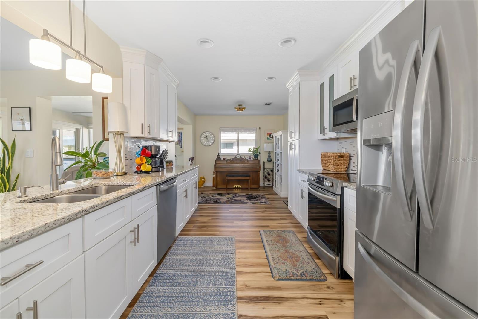 Image 28 of 76 For 3910 Joyce Drive