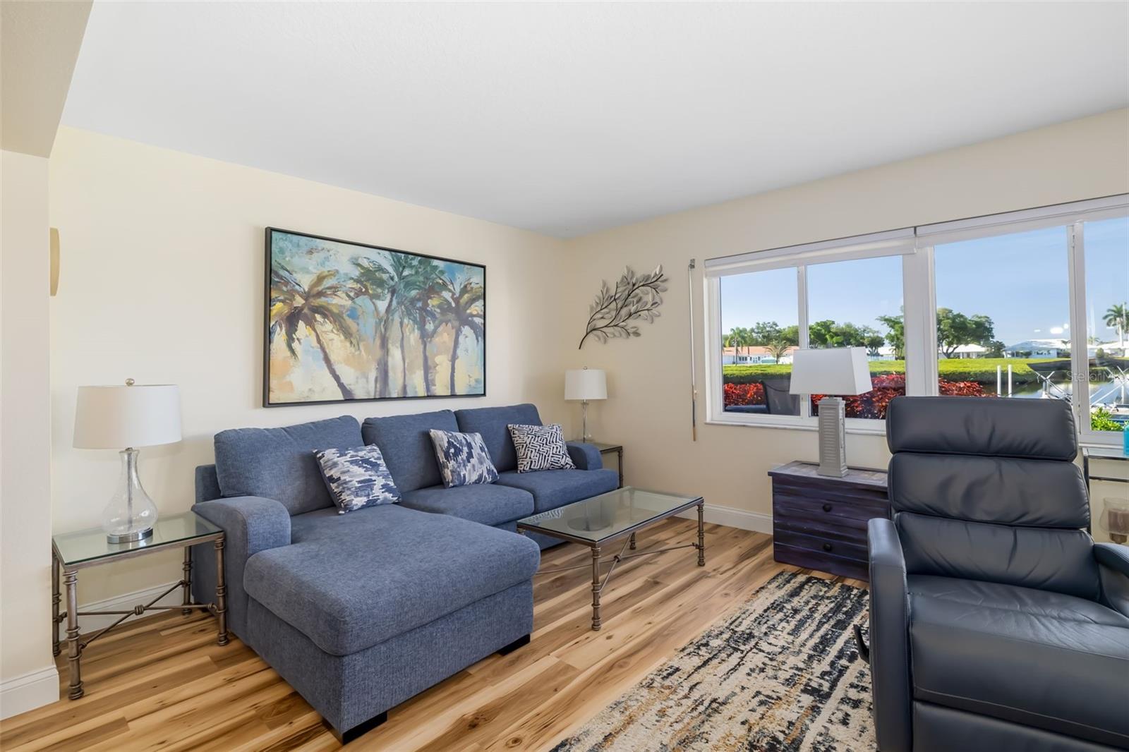 Image 5 of 76 For 3910 Joyce Drive