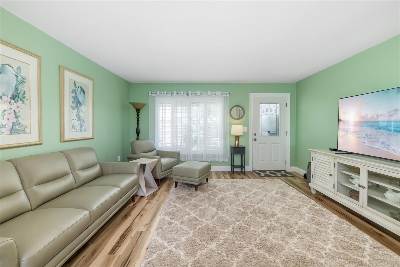 Image 6 of 76 For 3910 Joyce Drive