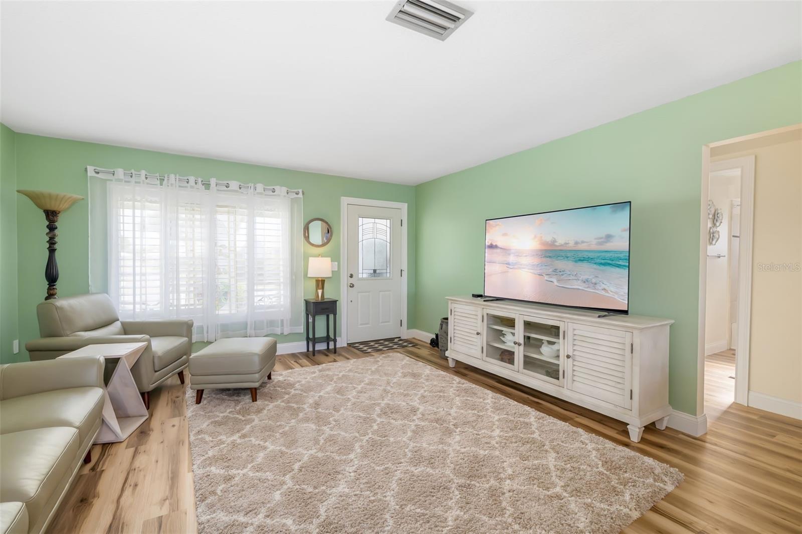 Image 7 of 76 For 3910 Joyce Drive