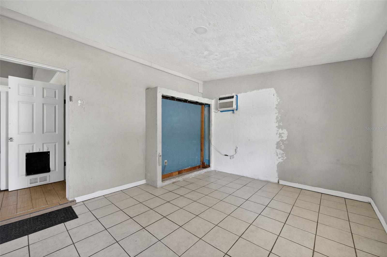 Image 24 of 29 For 5828 22nd Street W