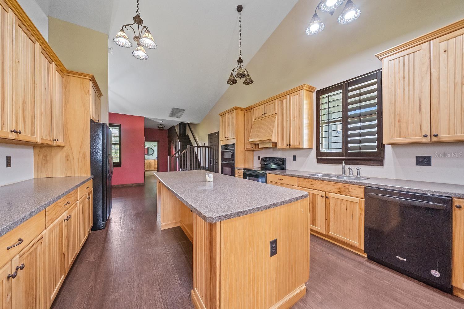 Image 11 of 38 For 7706 257th Street E