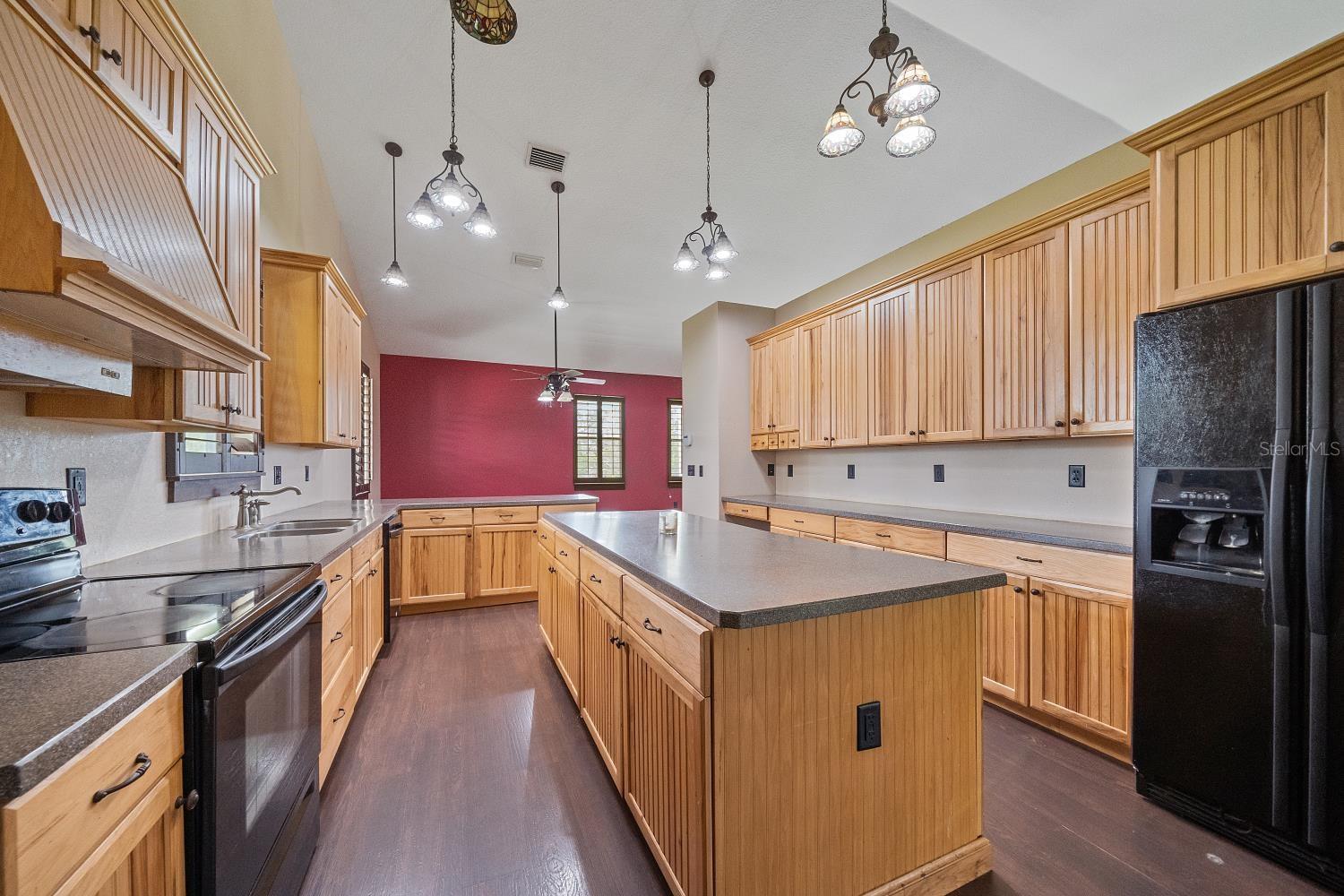 Image 13 of 38 For 7706 257th Street E