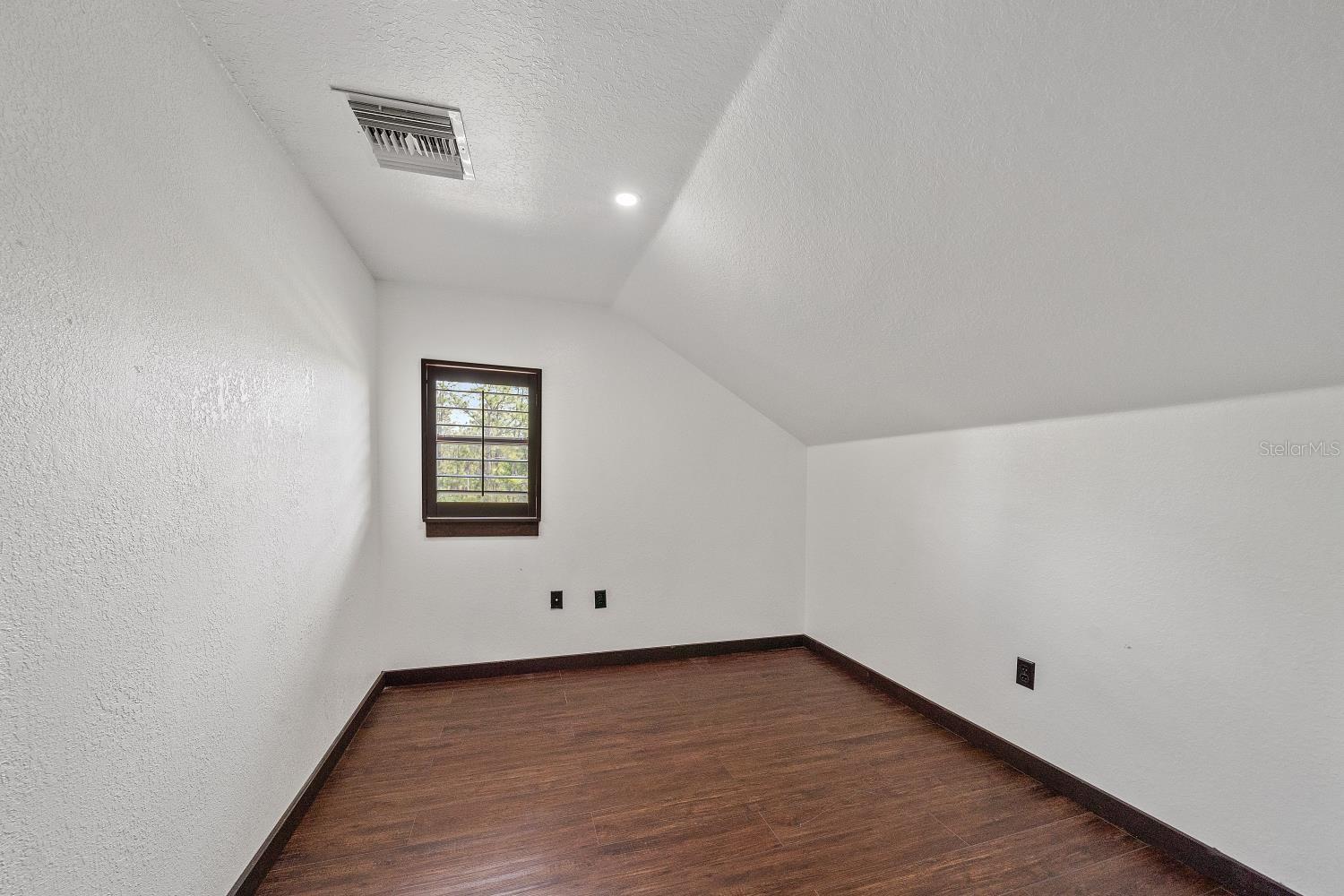 Image 25 of 38 For 7706 257th Street E