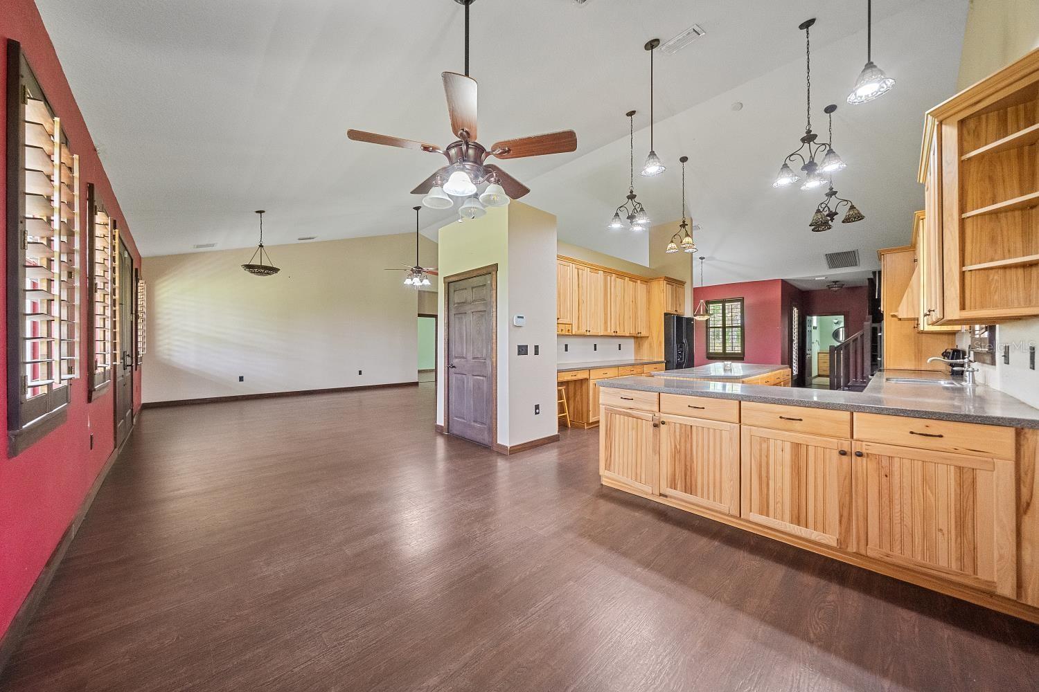 Image 8 of 38 For 7706 257th Street E