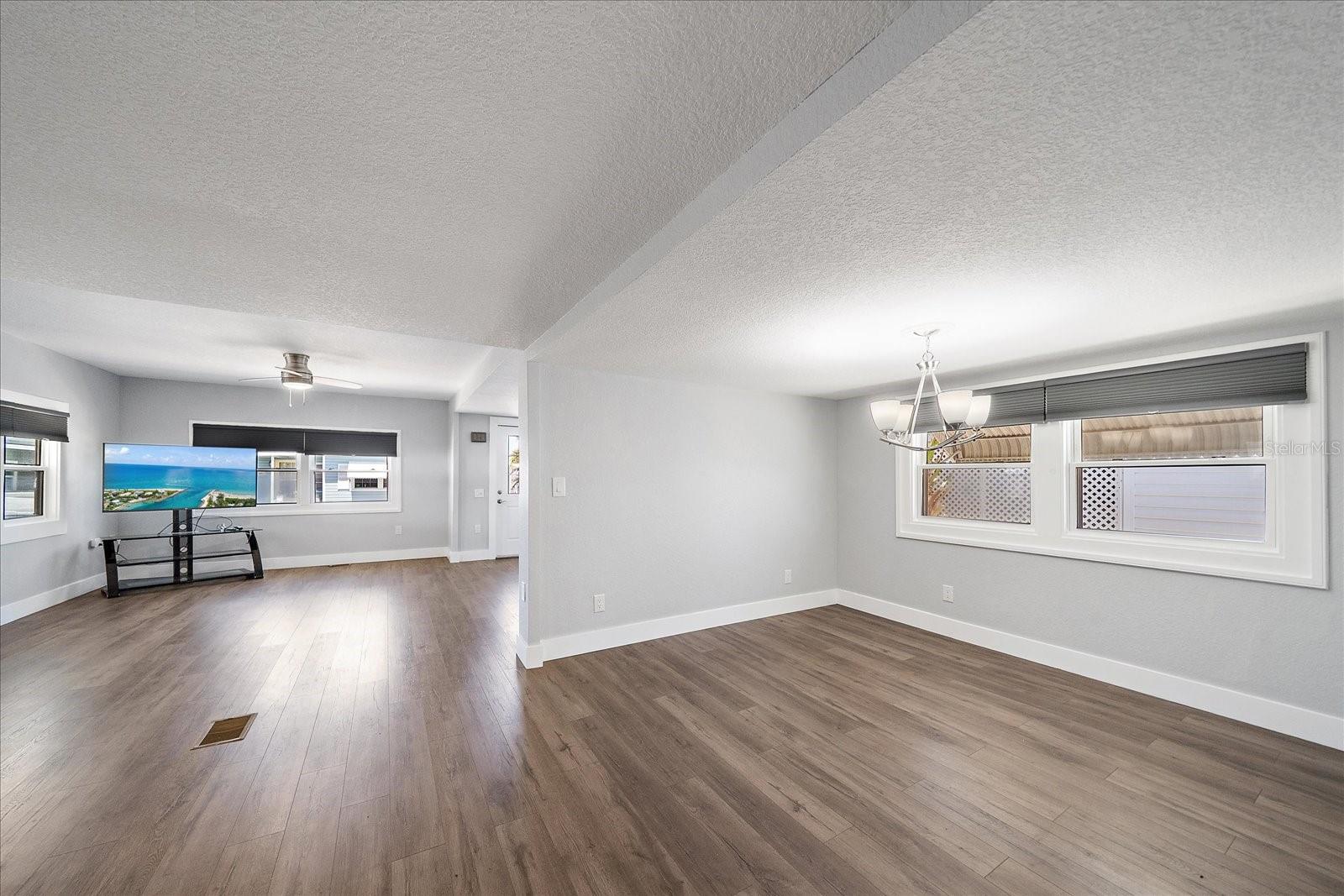 Image 10 of 23 For 30 Flores Drive