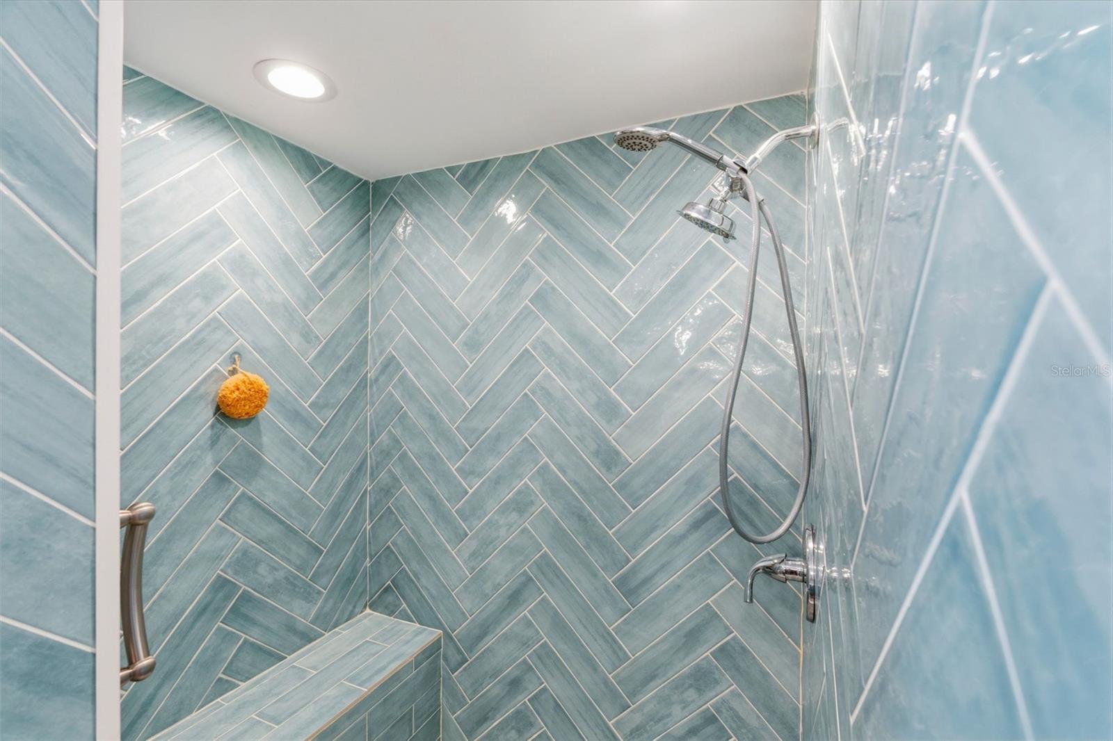 Image 16 of 34 For 970 Jolanda Circle