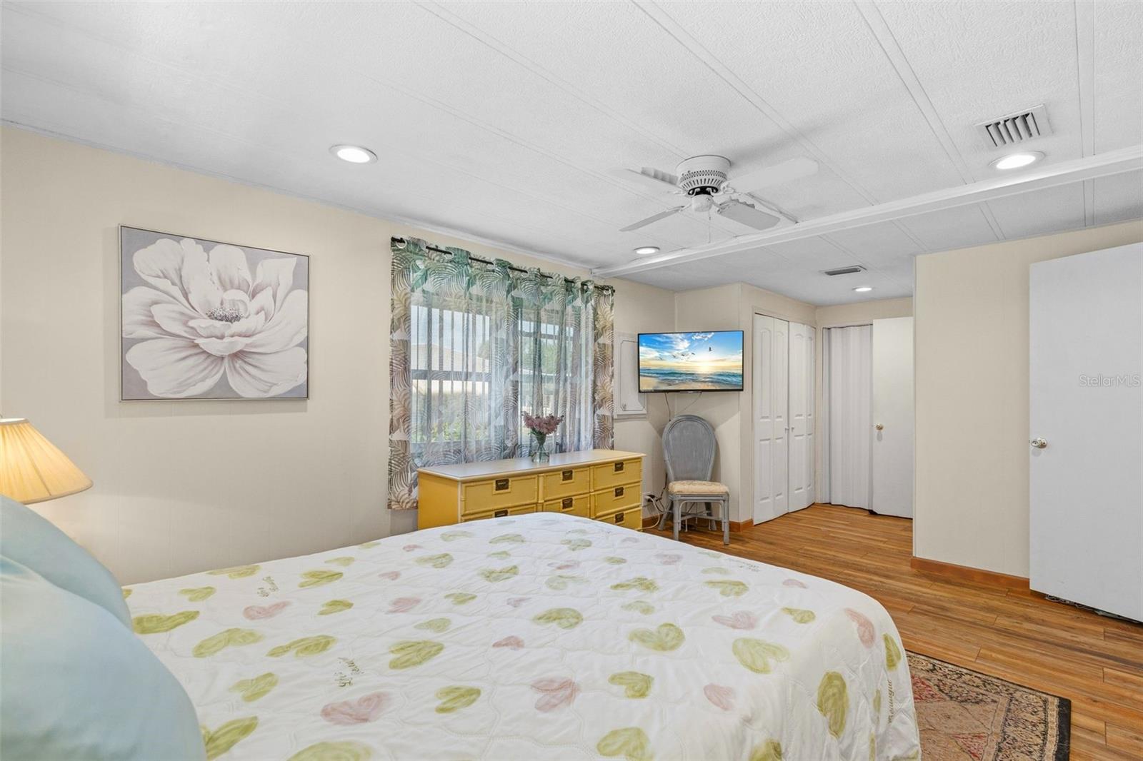 Image 18 of 34 For 970 Jolanda Circle