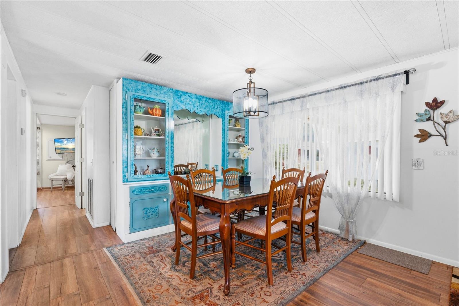 Image 9 of 34 For 970 Jolanda Circle