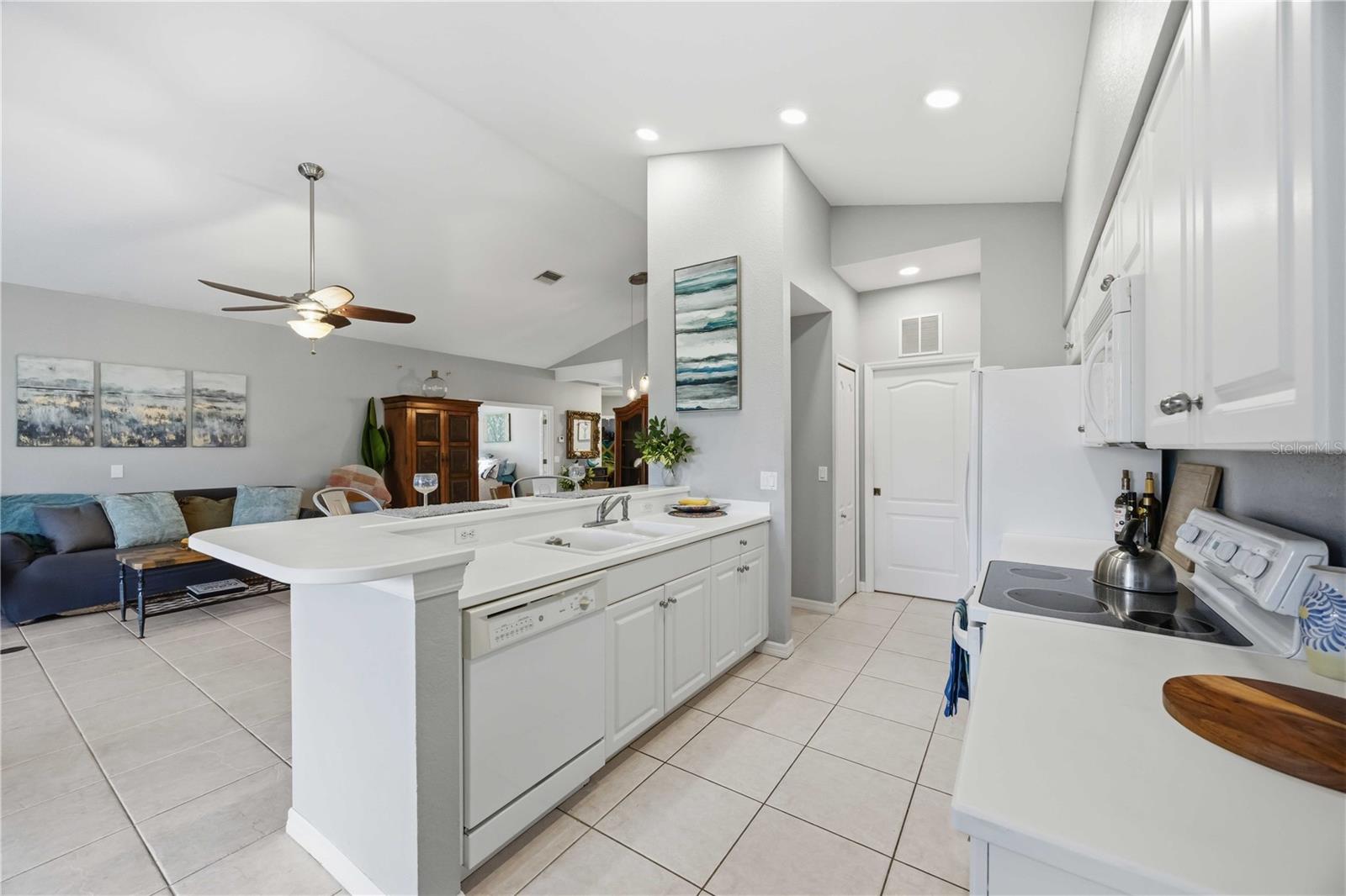 Image 13 of 62 For 405 Tortuga Drive