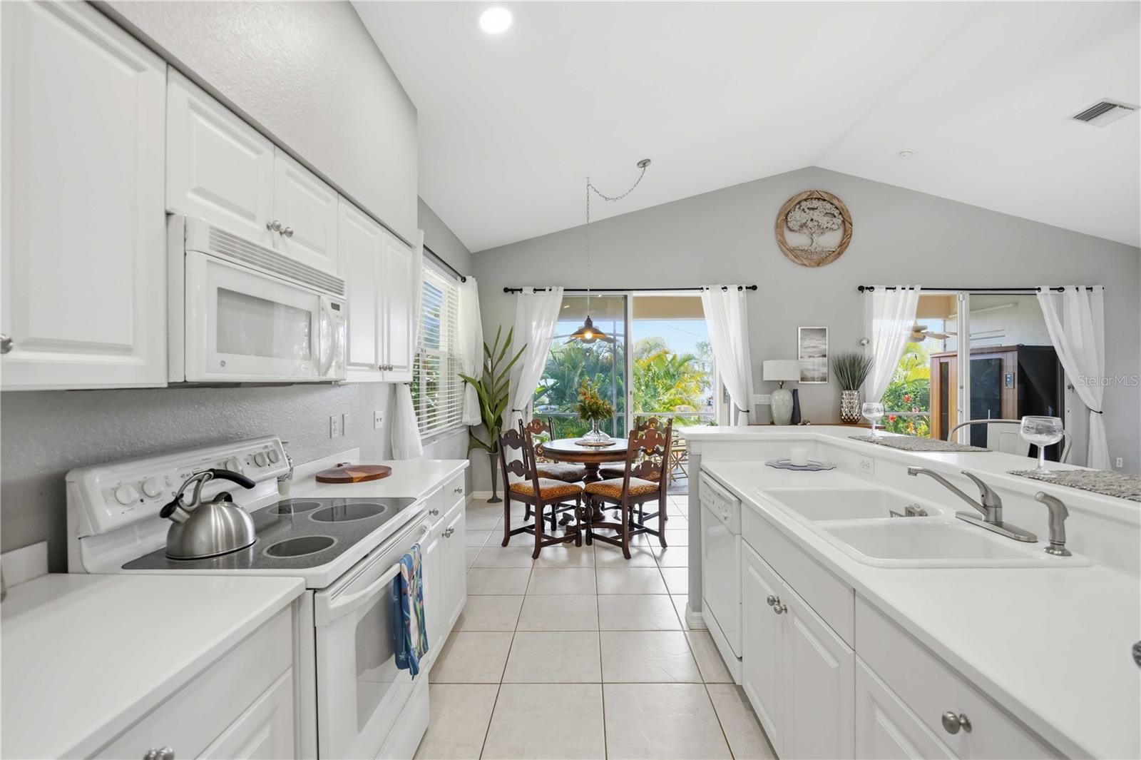 Image 7 of 62 For 405 Tortuga Drive