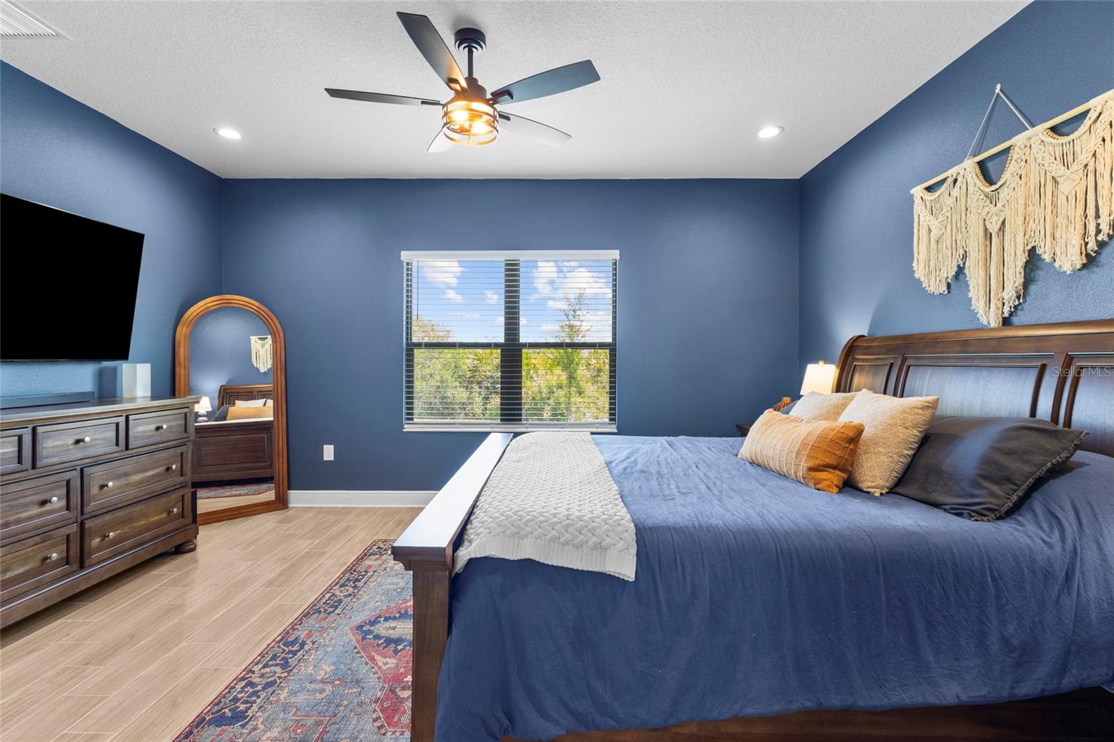 Image 21 of 88 For 265 Potenza Loop