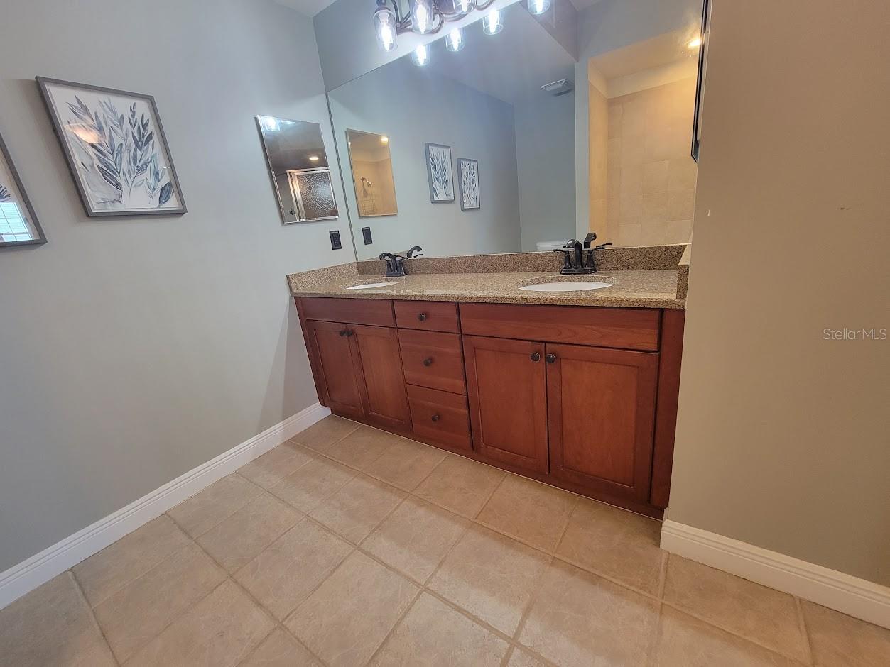 Image 29 of 53 For 5114 Melbourne Street A105