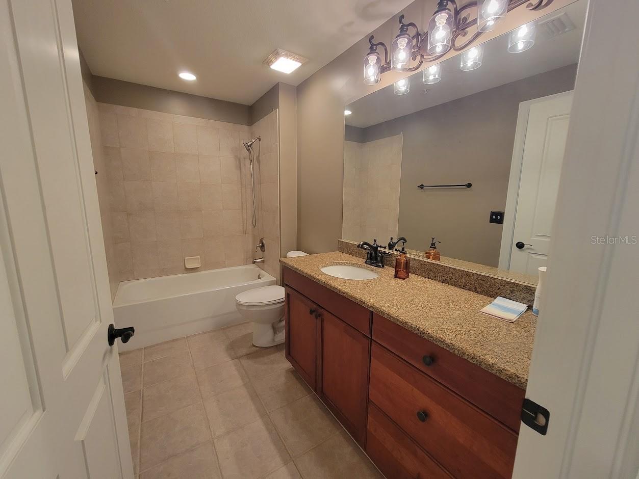 Image 33 of 53 For 5114 Melbourne Street A105