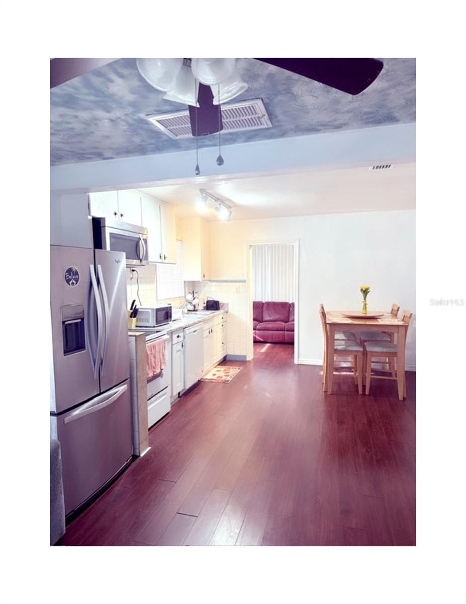 Image 5 of 10 For 805 69th Ave W