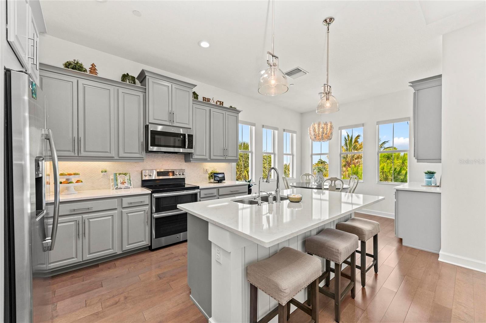 Image 17 of 100 For 271 Saint Lucia Drive 202