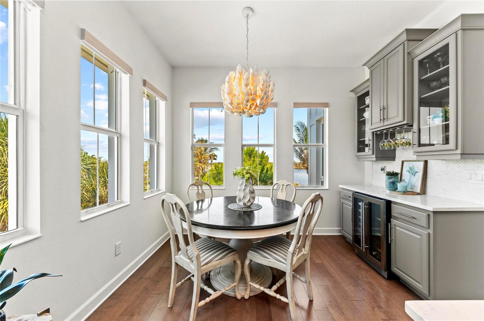 Image 20 of 100 For 271 Saint Lucia Drive 202