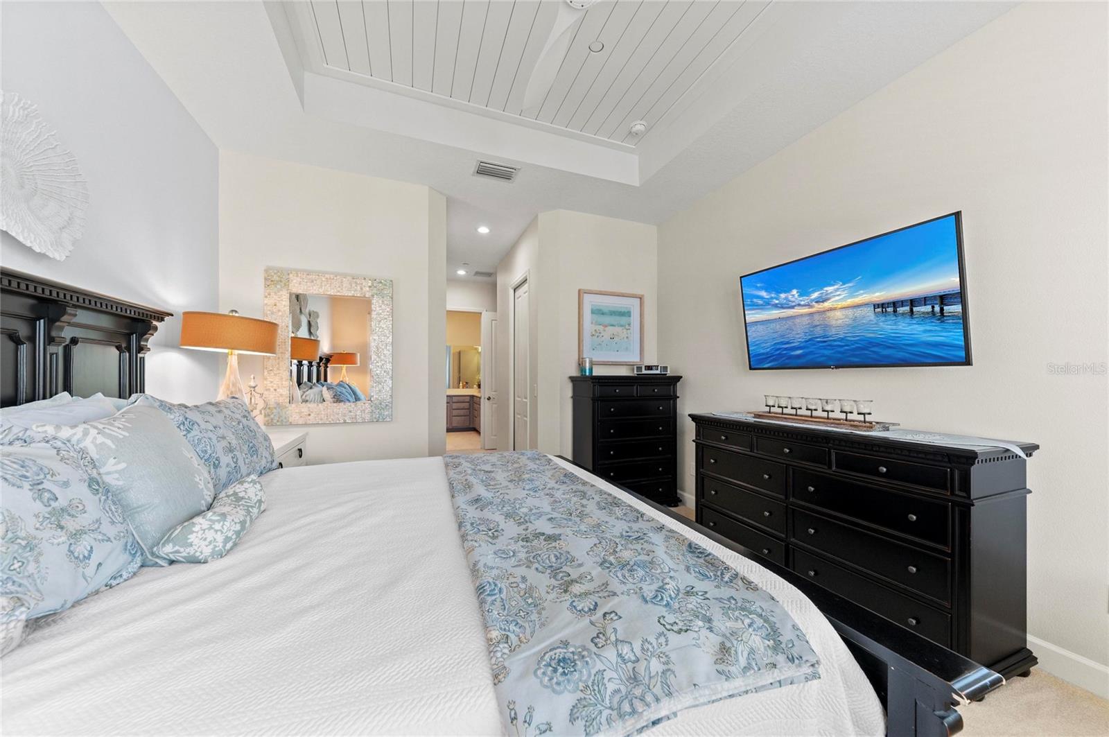 Image 31 of 100 For 271 Saint Lucia Drive 202