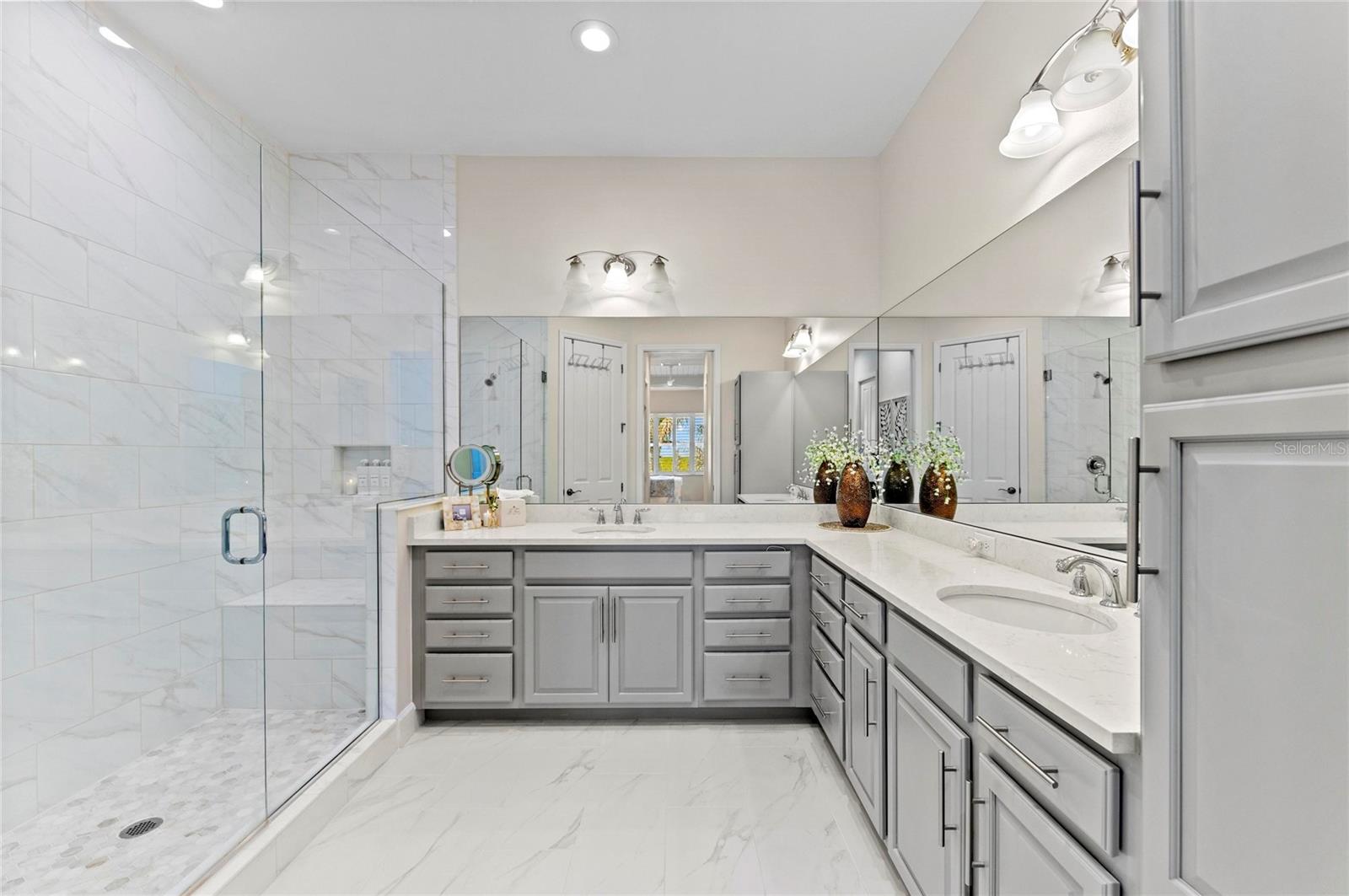 Image 32 of 100 For 271 Saint Lucia Drive 202