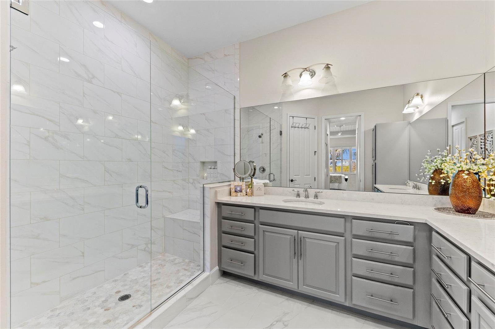 Image 33 of 100 For 271 Saint Lucia Drive 202