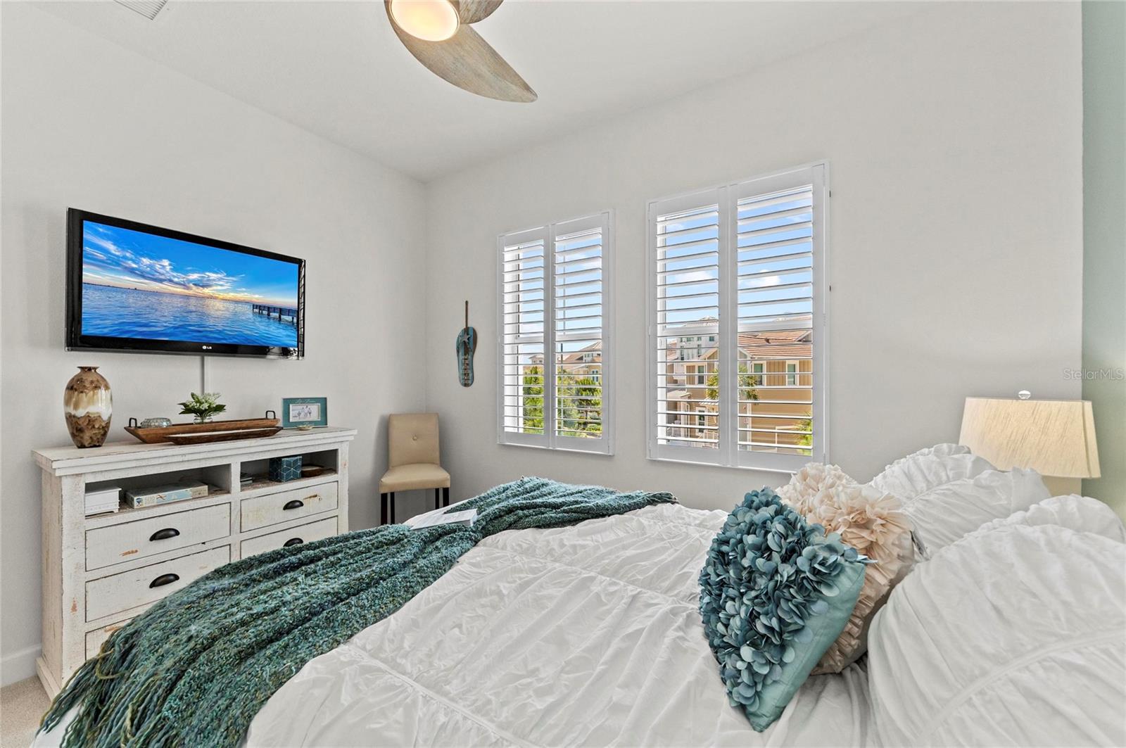 Image 39 of 100 For 271 Saint Lucia Drive 202