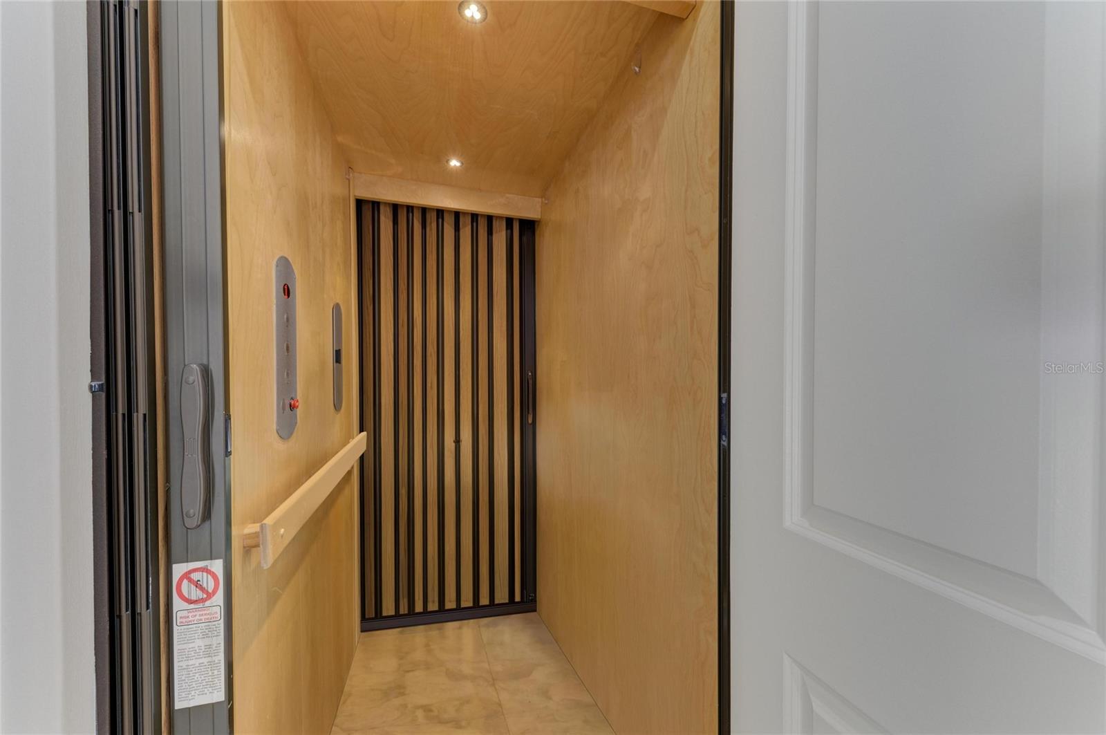 Image 45 of 100 For 271 Saint Lucia Drive 202