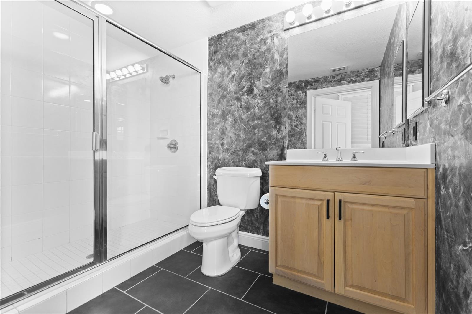 Image 26 of 59 For 800 Tamiami Trail 321a