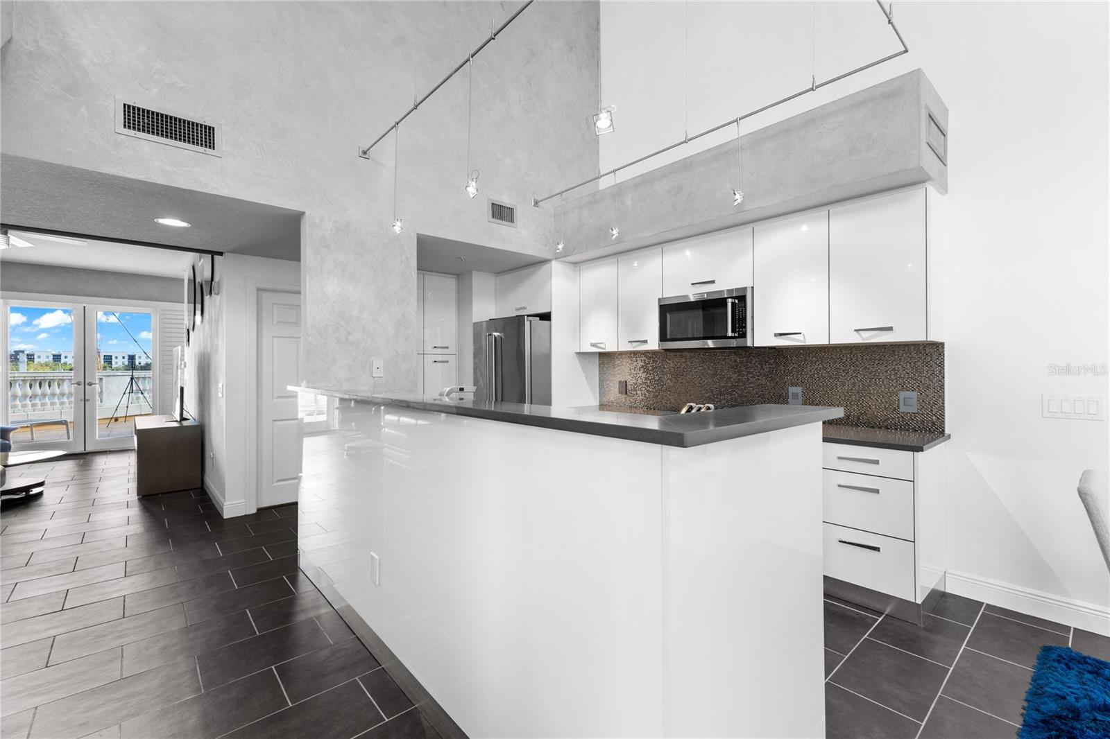 Image 28 of 59 For 800 Tamiami Trail 321a