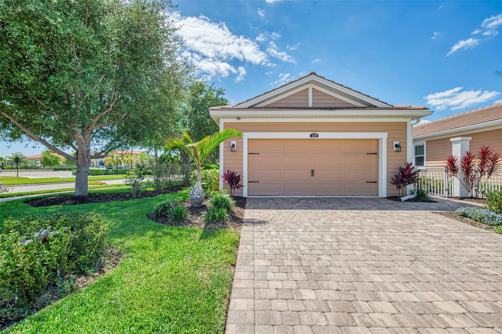 Image 2 of 49 For 11789 Tapestry Lane