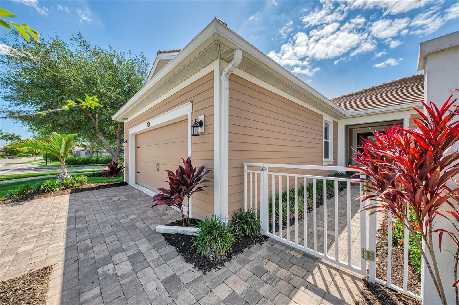 Image 4 of 49 For 11789 Tapestry Lane