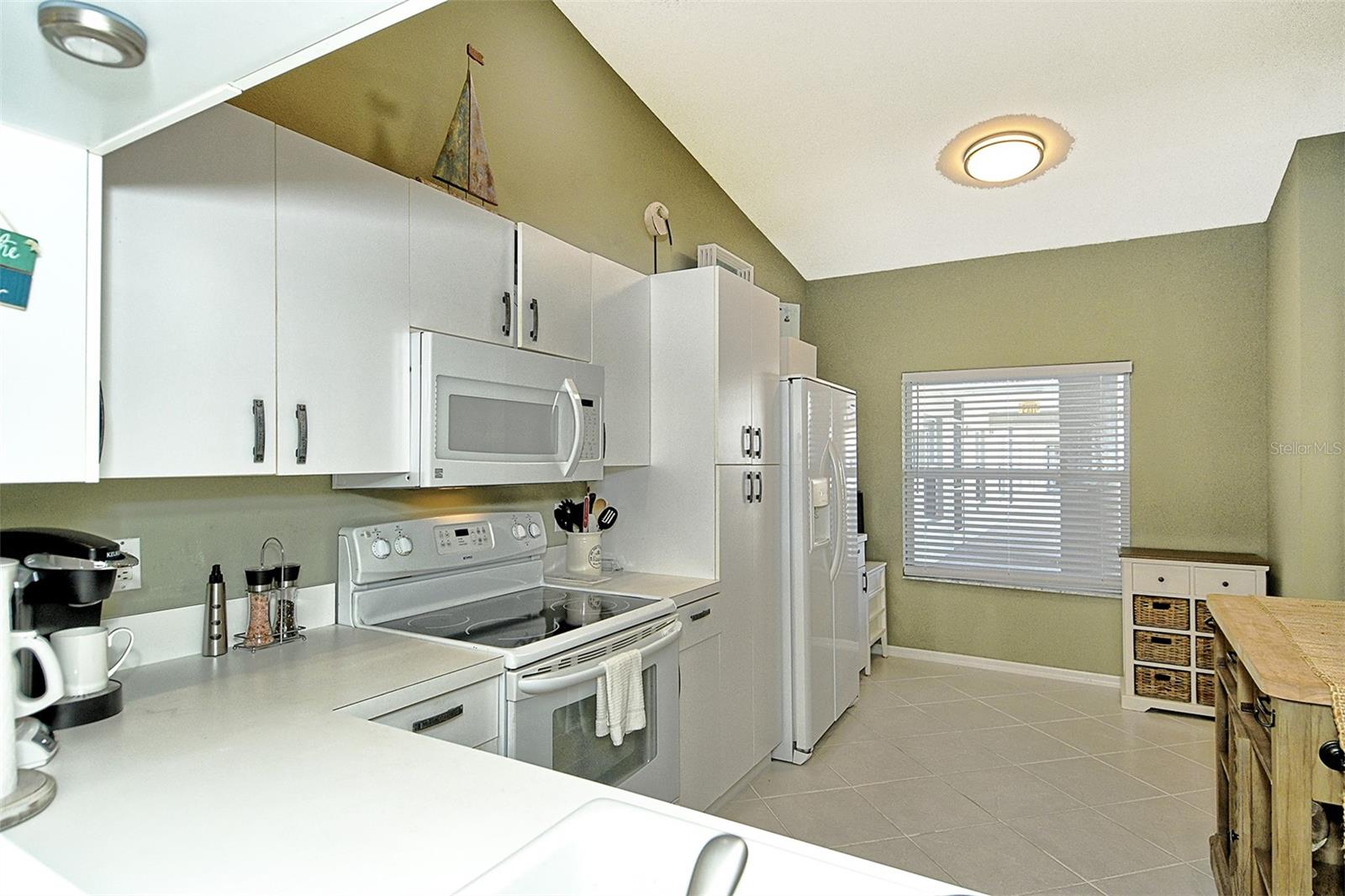 Image 11 of 38 For 9610 Club South Circle 4302