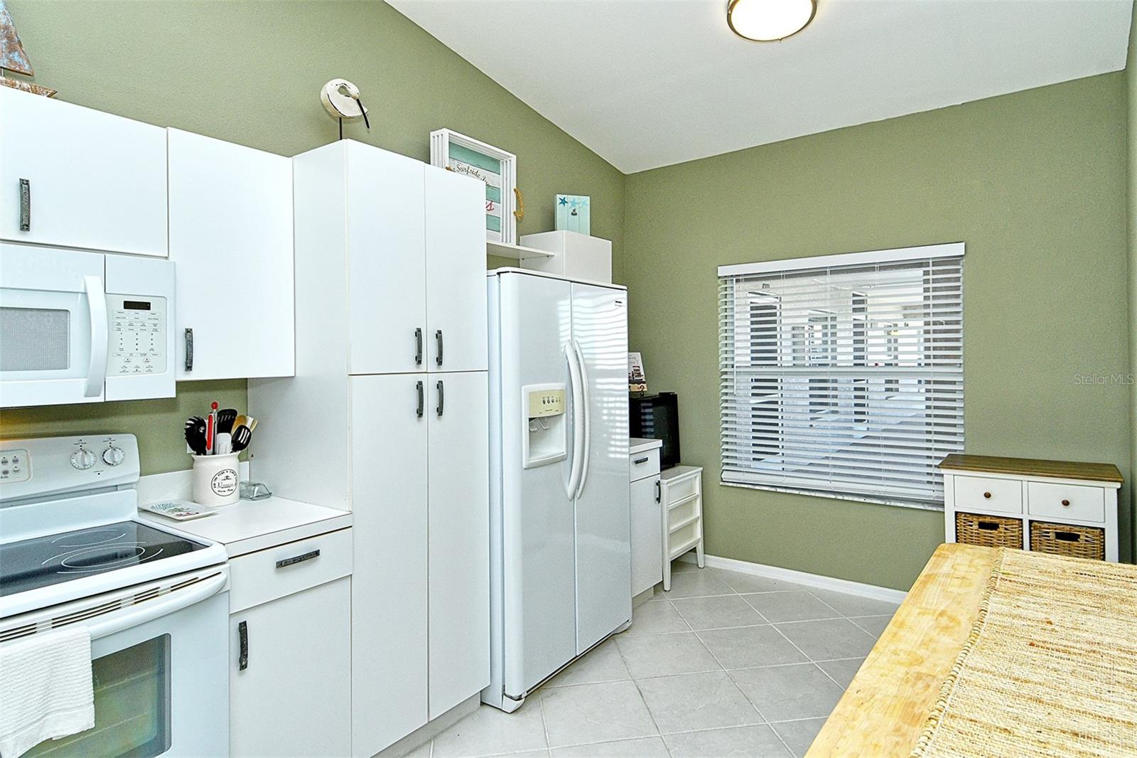 Image 14 of 38 For 9610 Club South Circle 4302