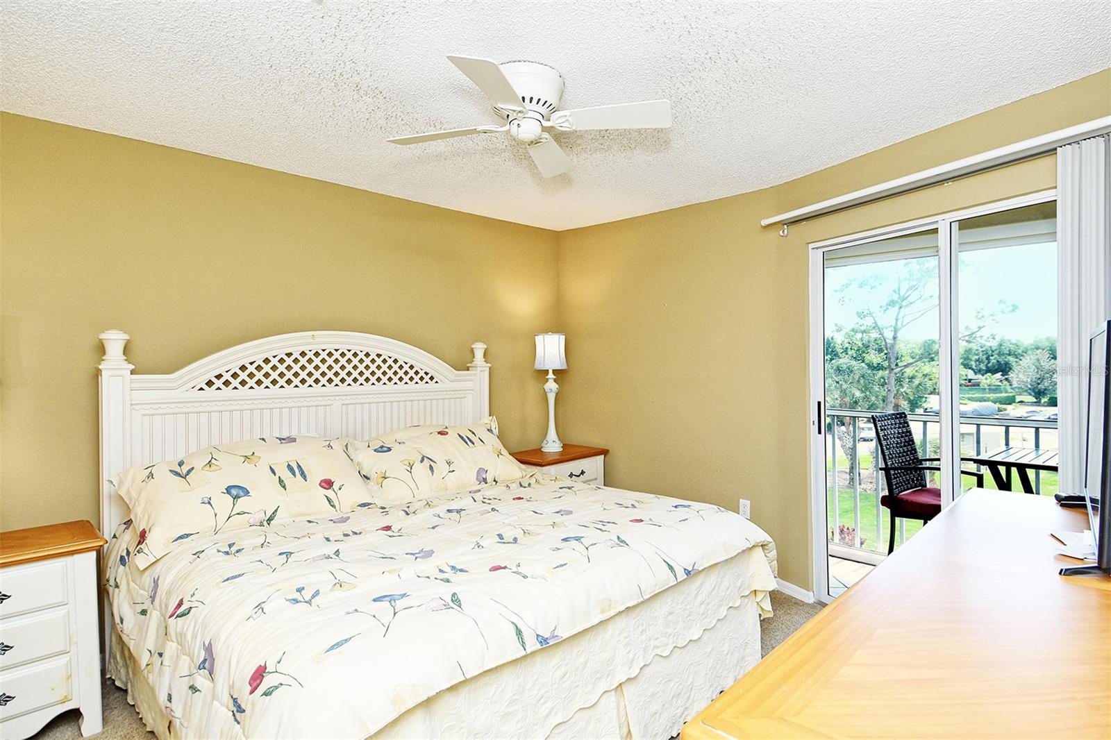 Image 18 of 38 For 9610 Club South Circle 4302