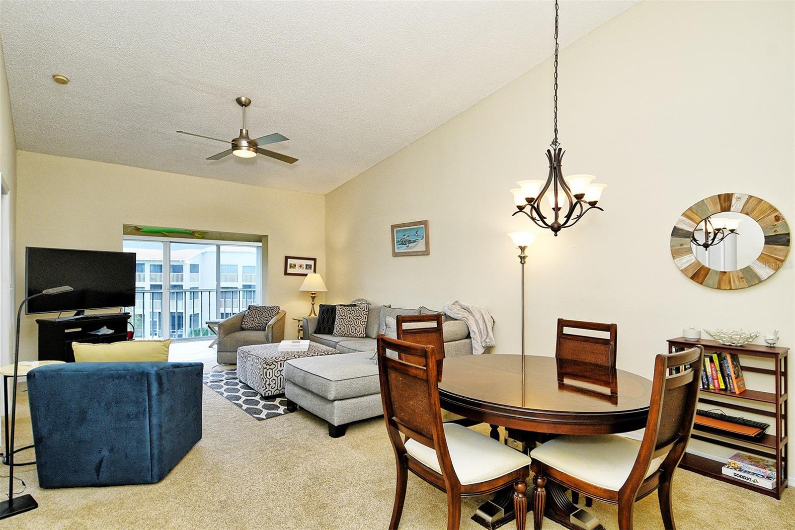 Image 7 of 38 For 9610 Club South Circle 4302