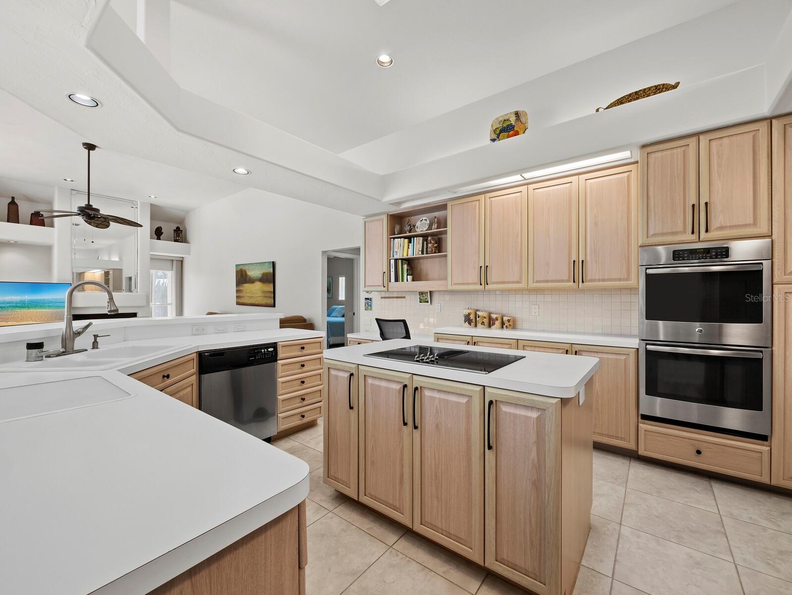 Image 21 of 56 For 8615 Woodbriar Drive