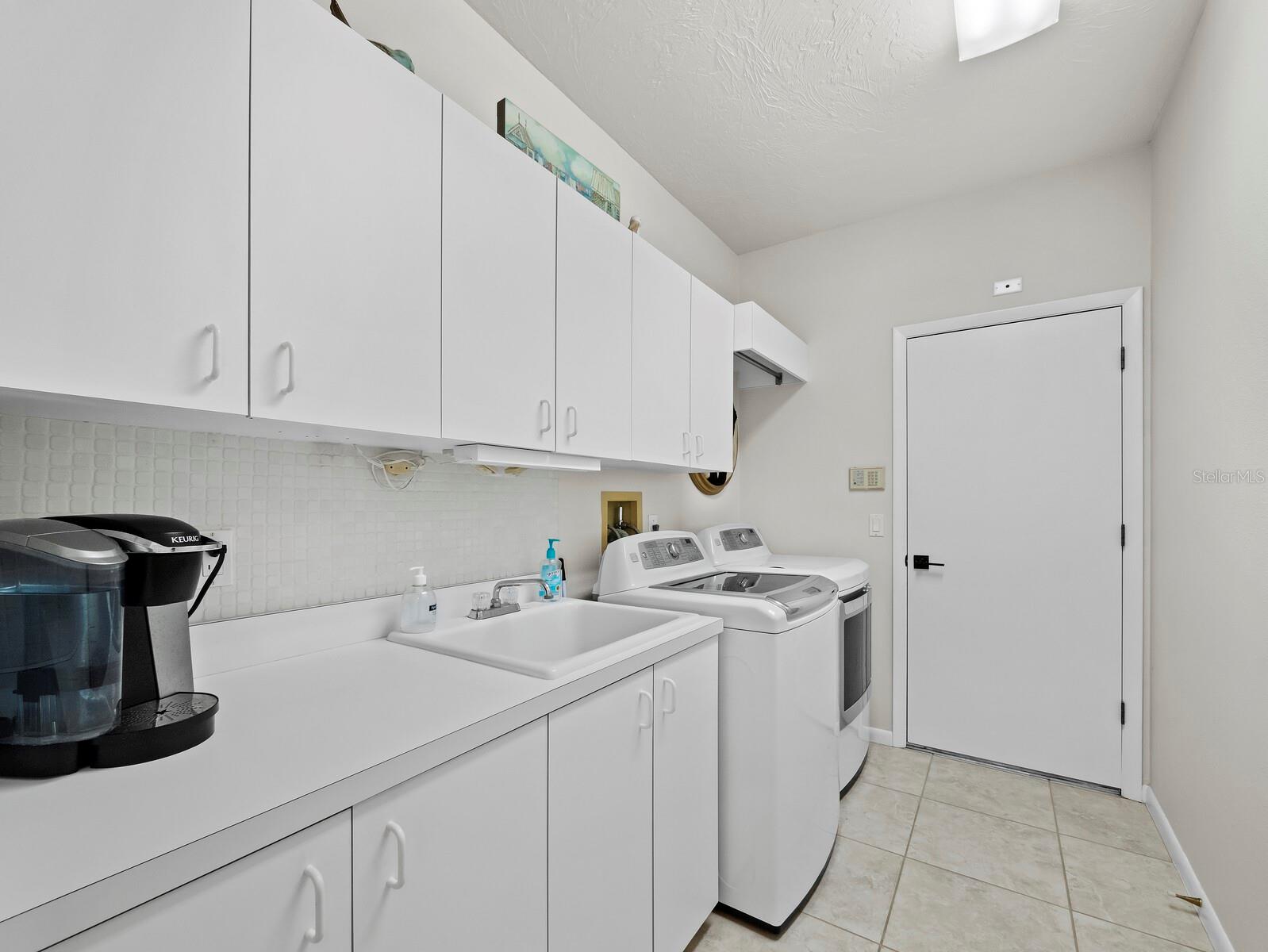 Image 25 of 56 For 8615 Woodbriar Drive