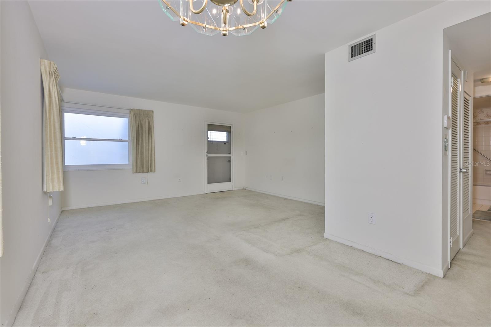 Image 10 of 33 For 6100 21st Street N 9