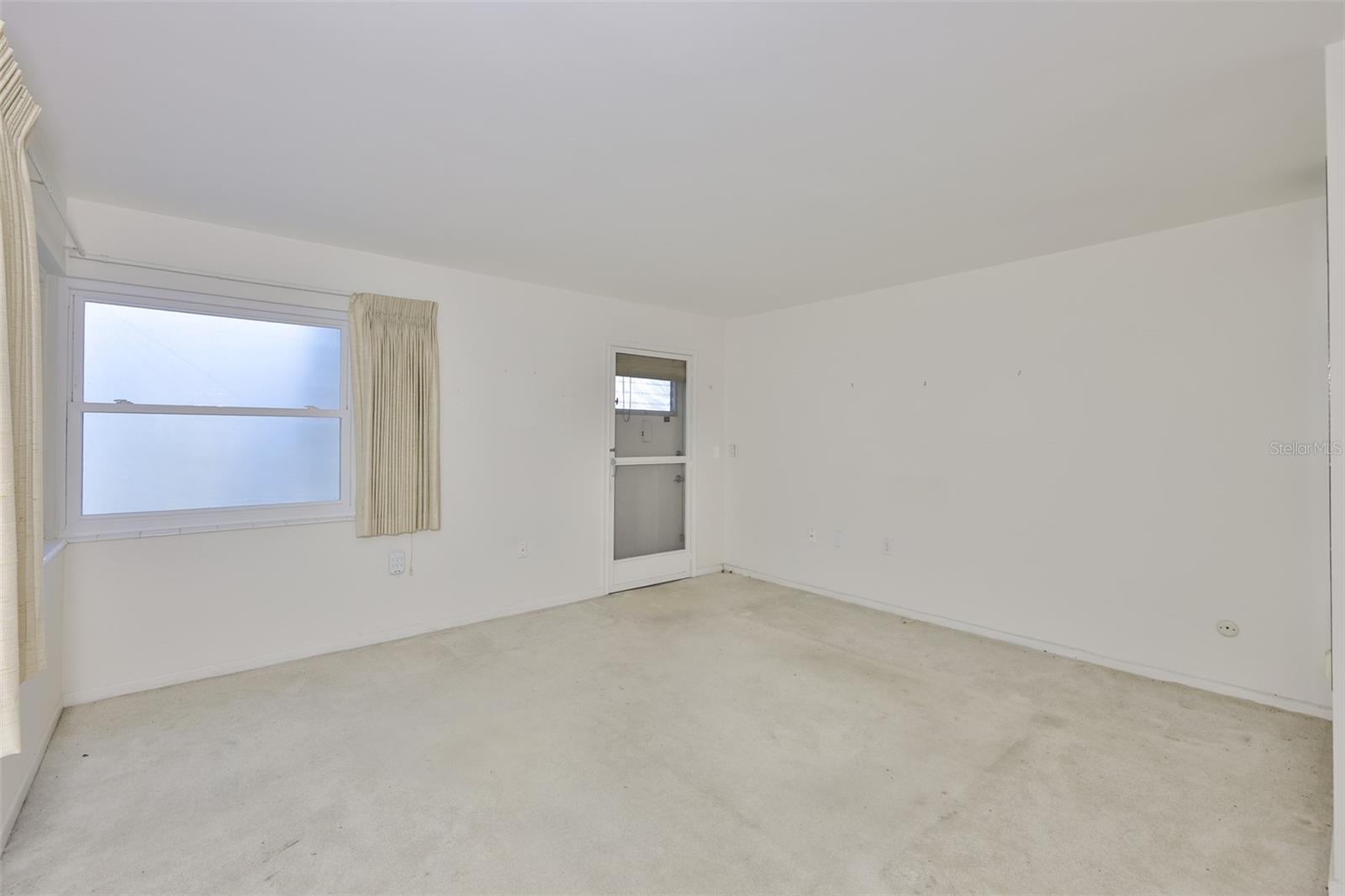 Image 12 of 33 For 6100 21st Street N 9