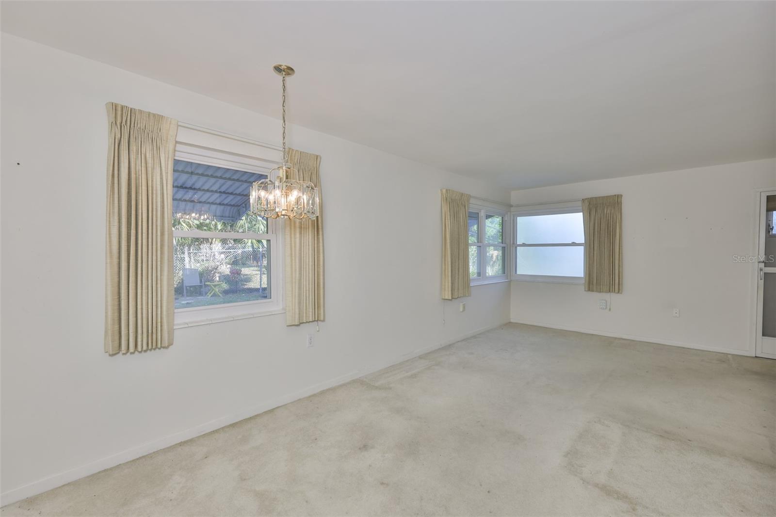 Image 13 of 33 For 6100 21st Street N 9