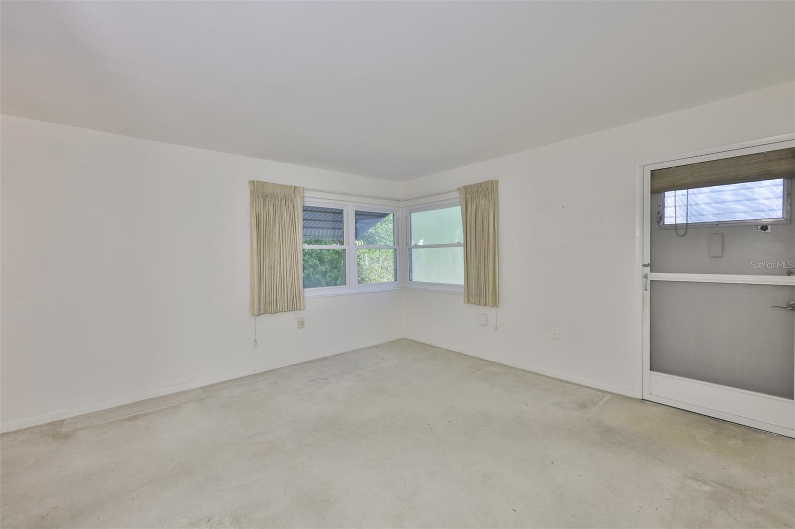 Image 15 of 33 For 6100 21st Street N 9