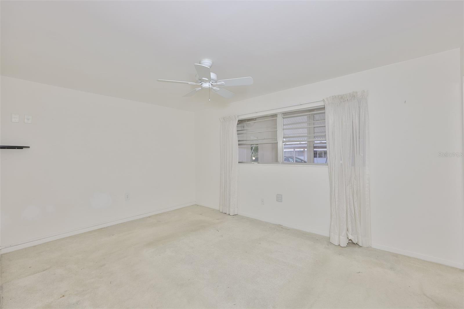 Image 19 of 33 For 6100 21st Street N 9