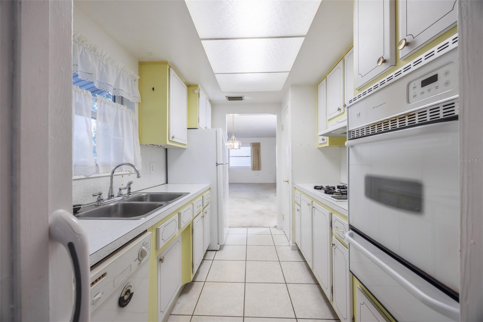 Image 7 of 33 For 6100 21st Street N 9