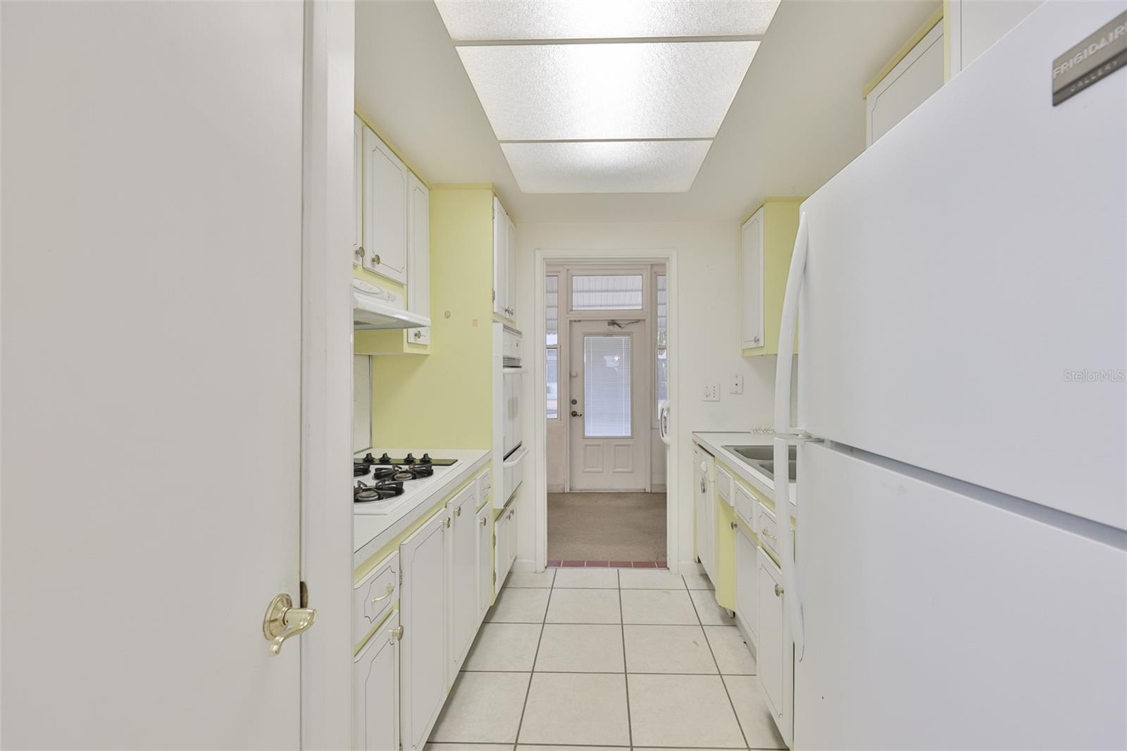 Image 8 of 33 For 6100 21st Street N 9