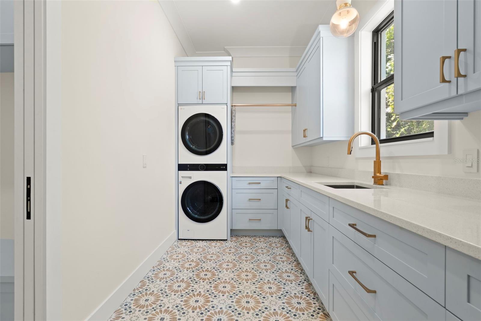 Image 23 of 43 For 1815 Lake Shore Drive