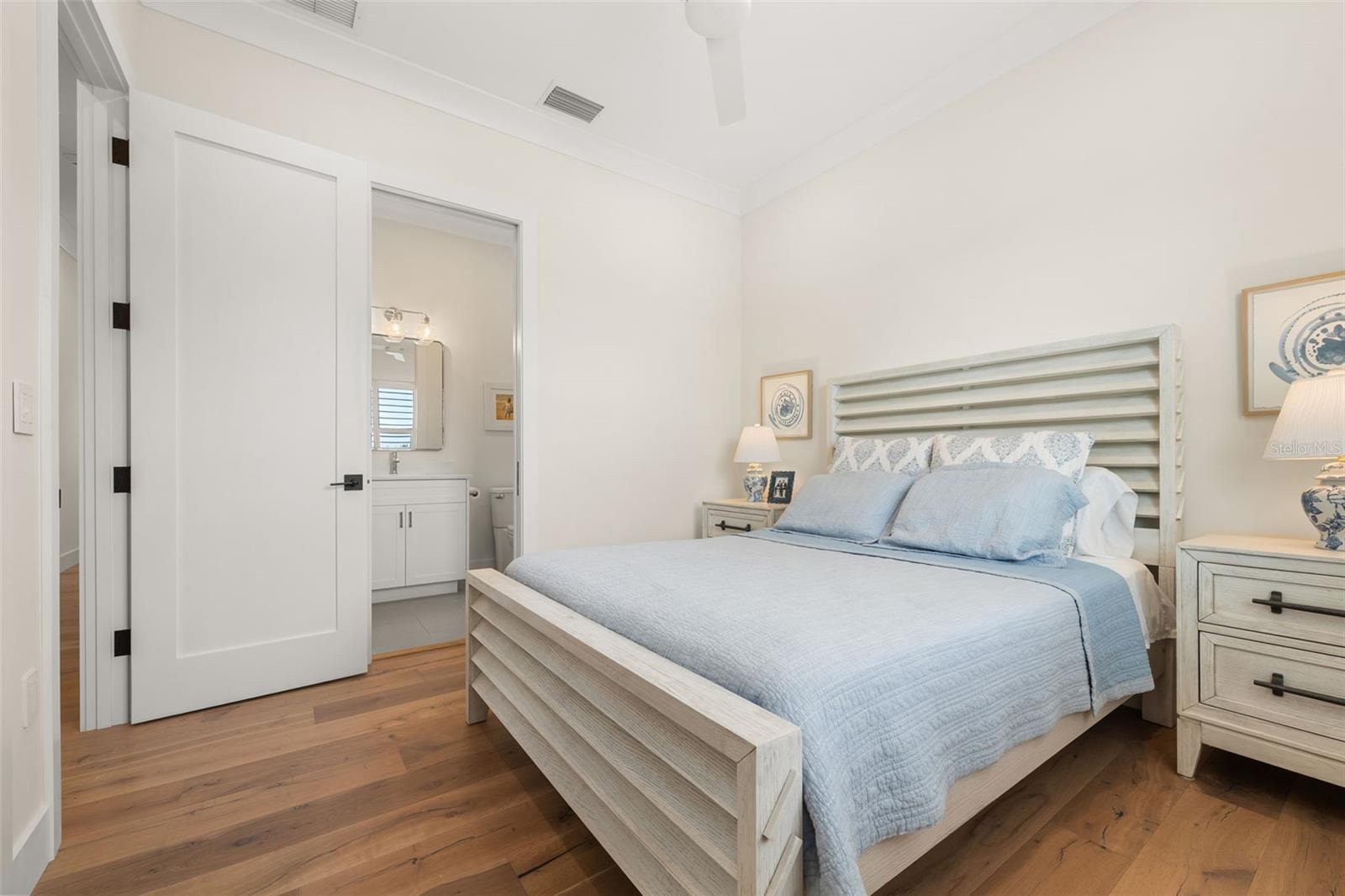 Image 31 of 43 For 1815 Lake Shore Drive