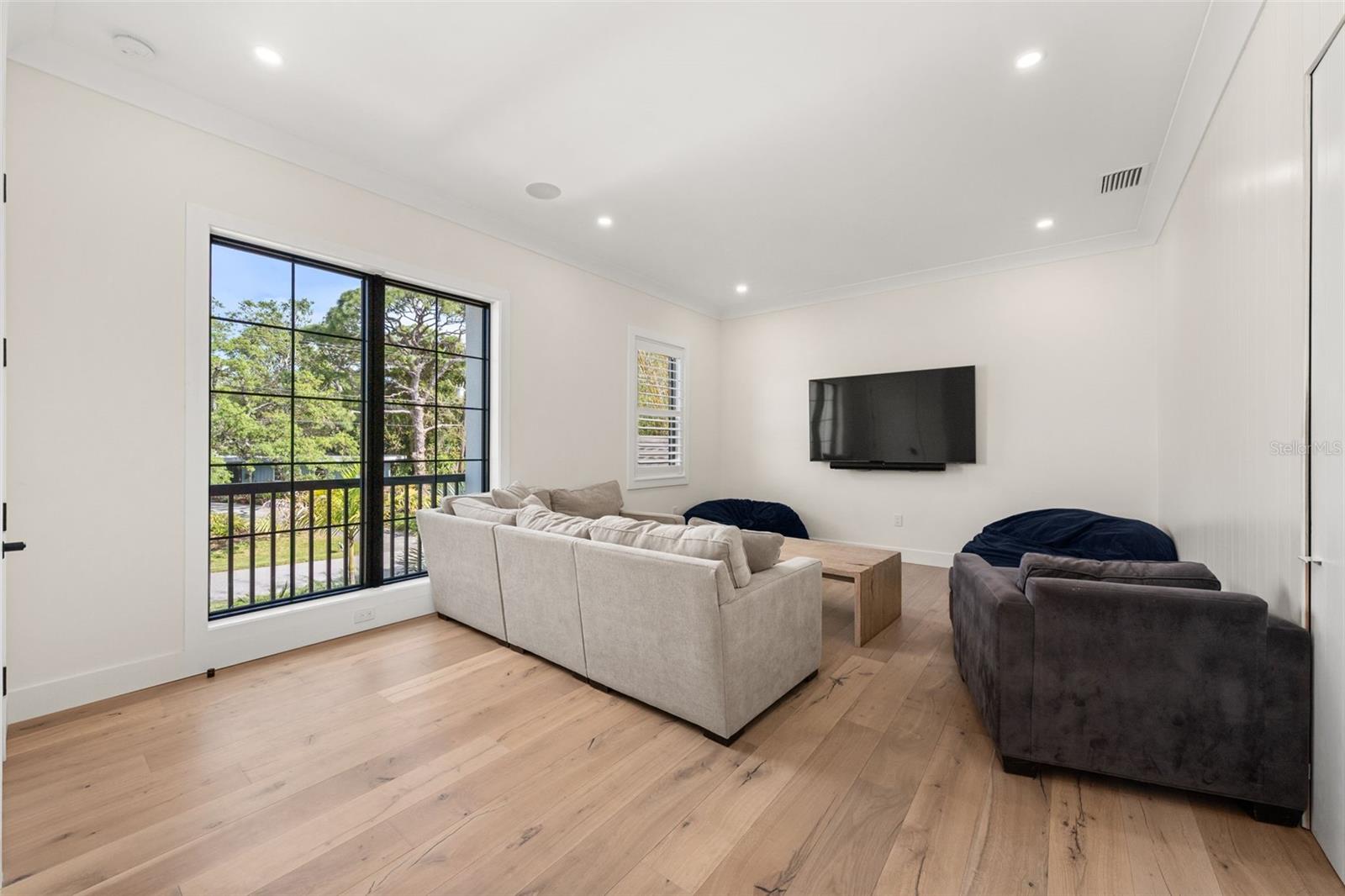 Image 32 of 43 For 1815 Lake Shore Drive