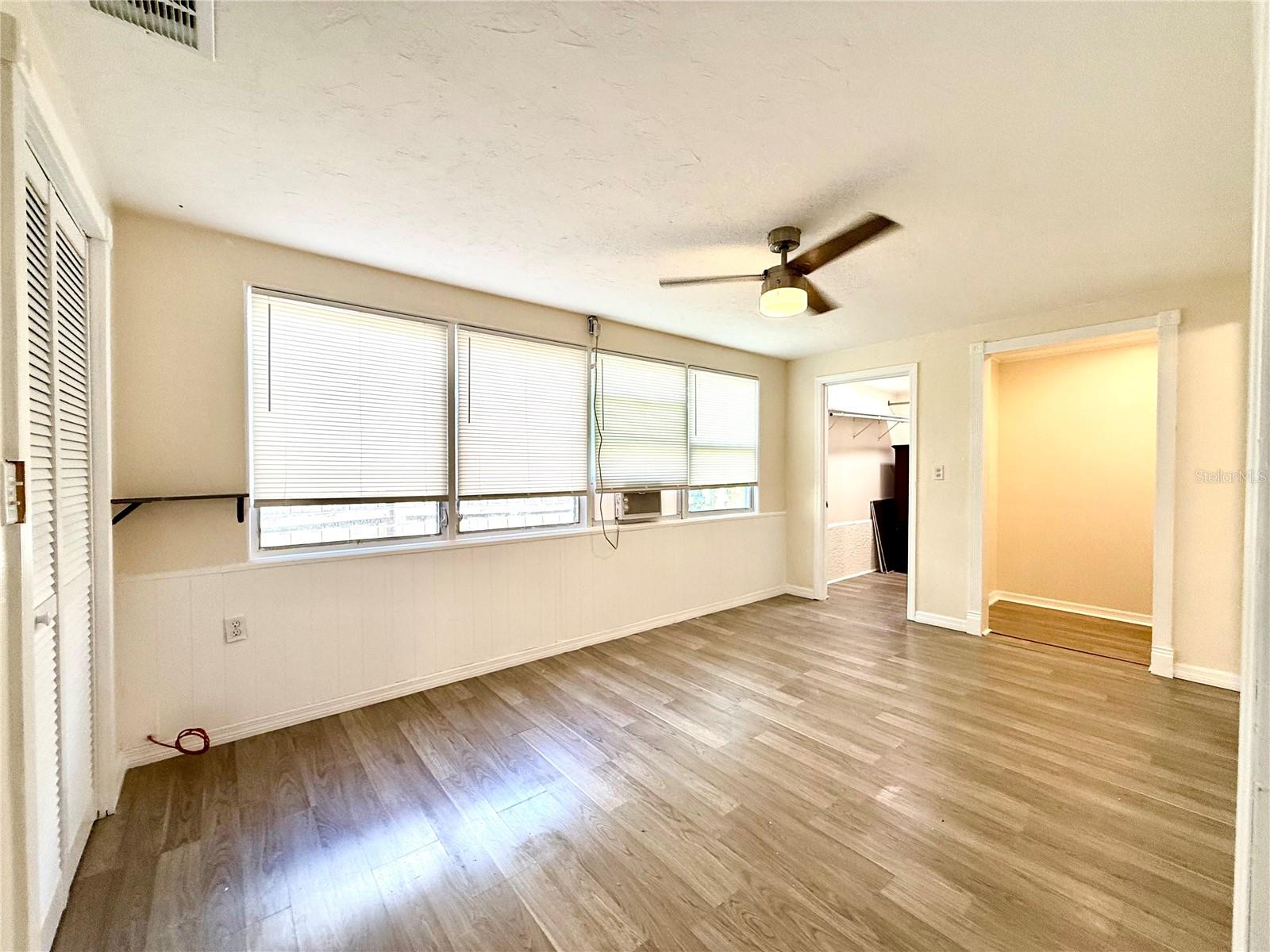 Image 11 of 27 For 2658 Nassau Street