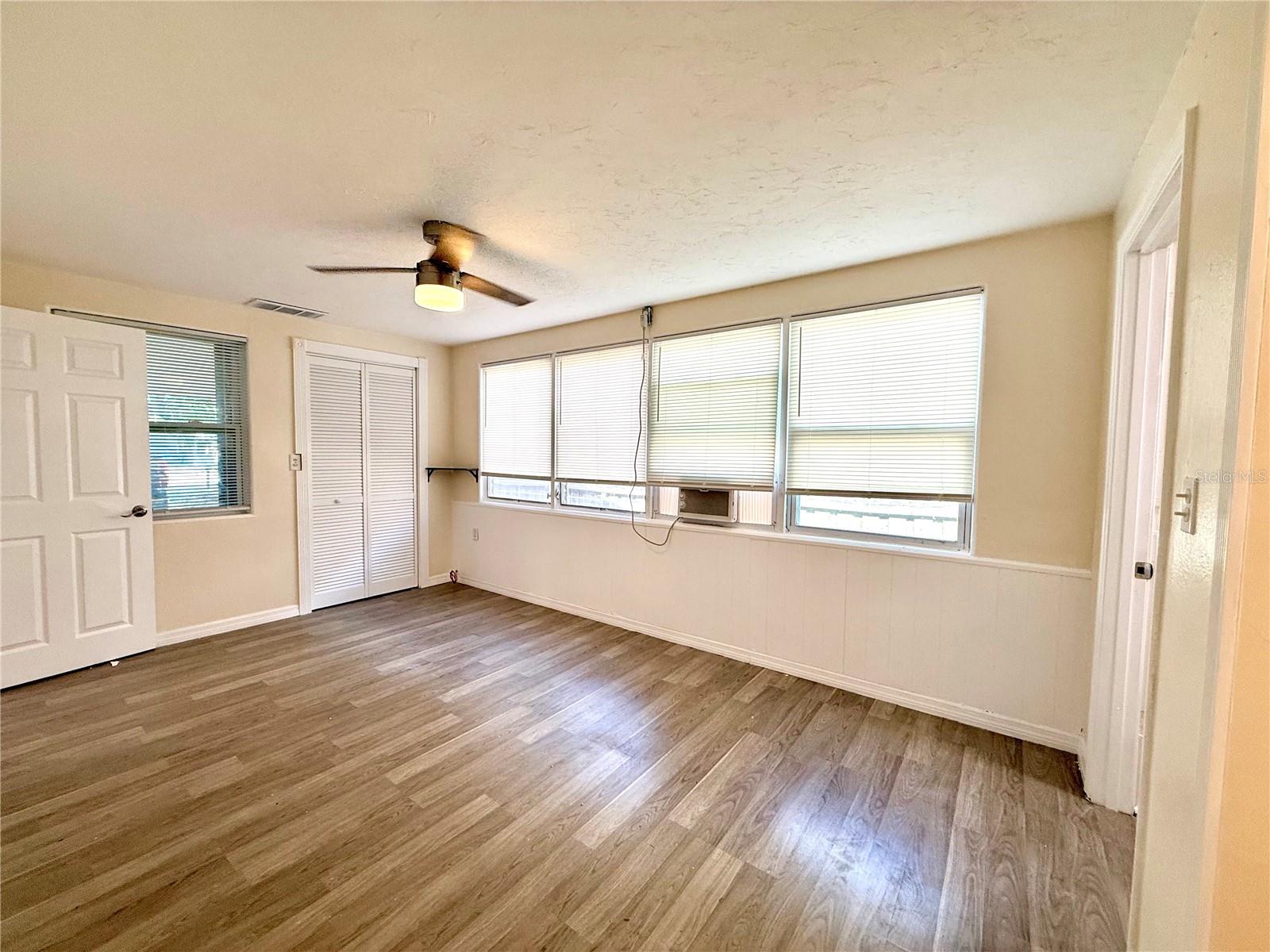 Image 12 of 27 For 2658 Nassau Street